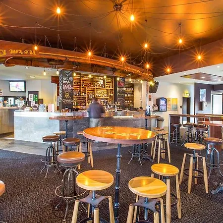 Nightcap At Caringbah Hotel 